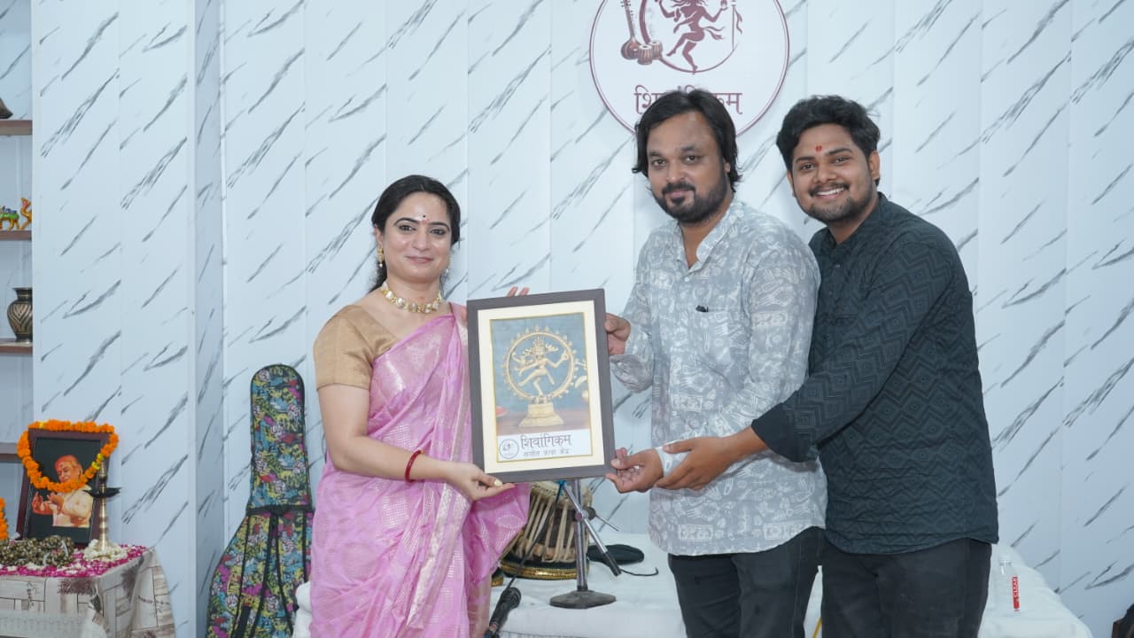 Kathak student performance group photo